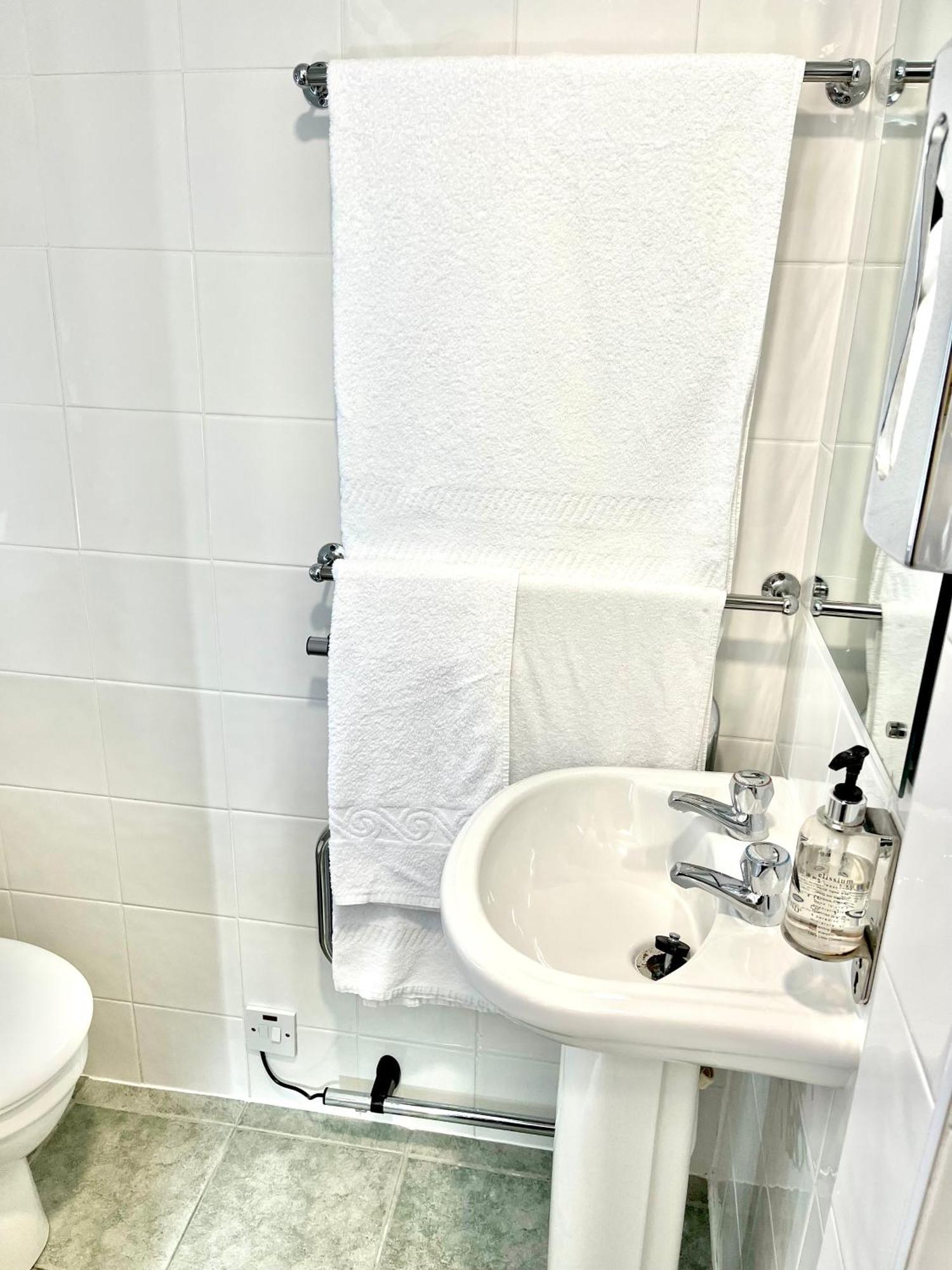 Clifton Court Hotel 2*